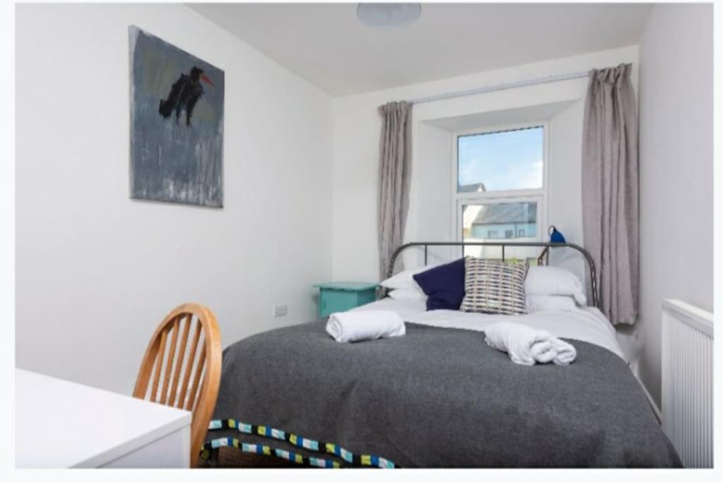 Beautiful And Bright !! Town/Harbour Apartment #2 Penzance Exterior photo